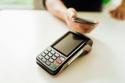 EC Cash Terminal bei Zahlung mit Smartphone